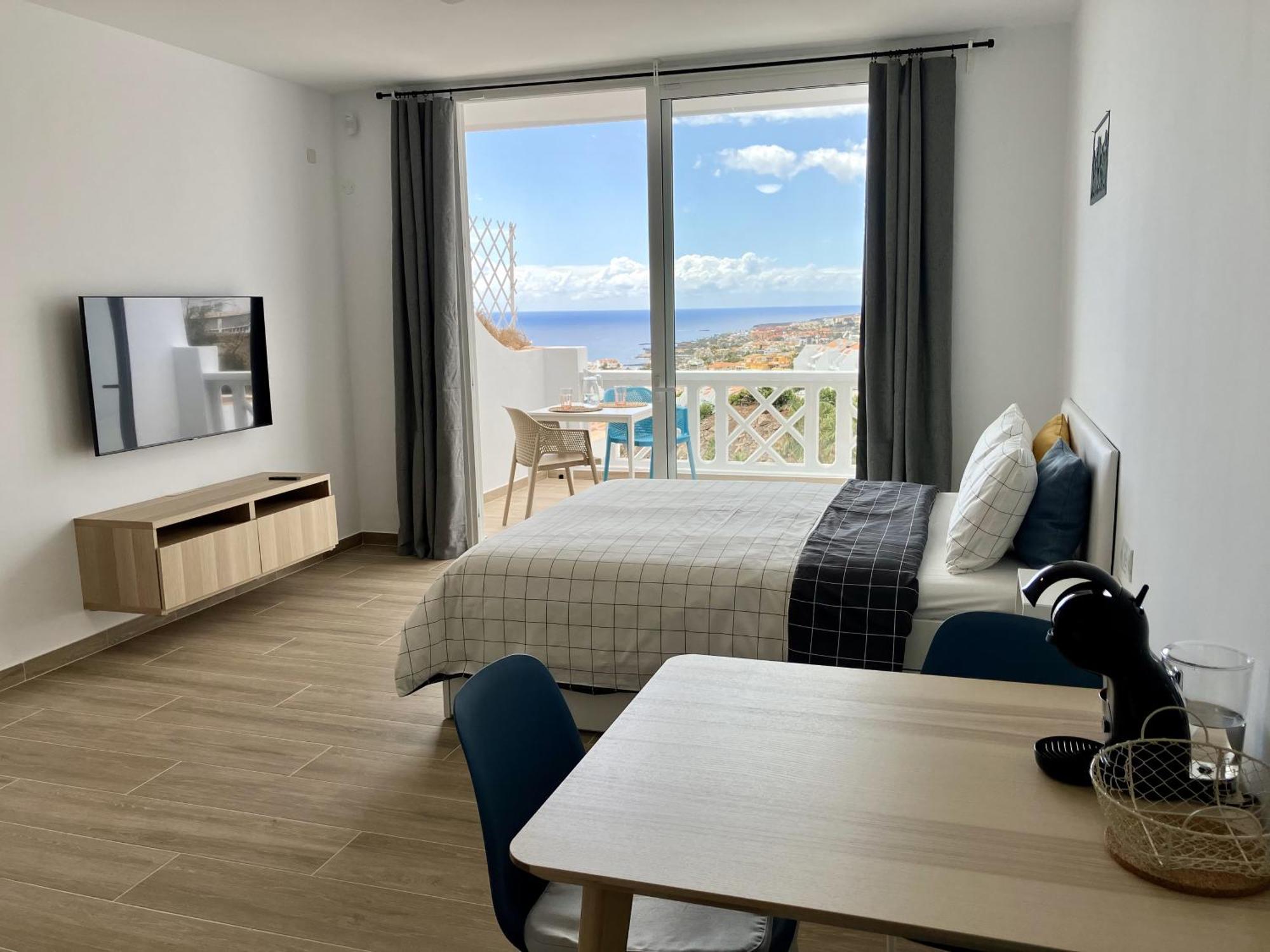 Costa Adeje - Modern Apartment With Terrace Views Of Ocean & Sunset Exteriör bild