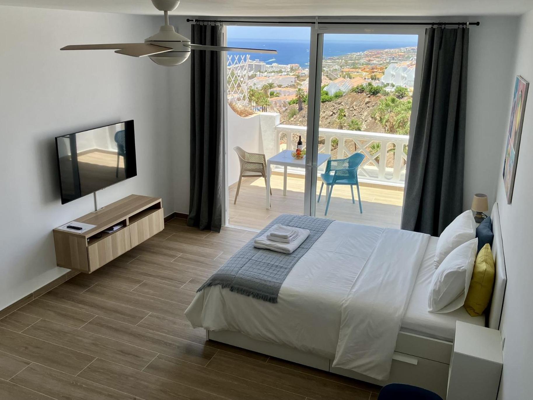 Costa Adeje - Modern Apartment With Terrace Views Of Ocean & Sunset Exteriör bild